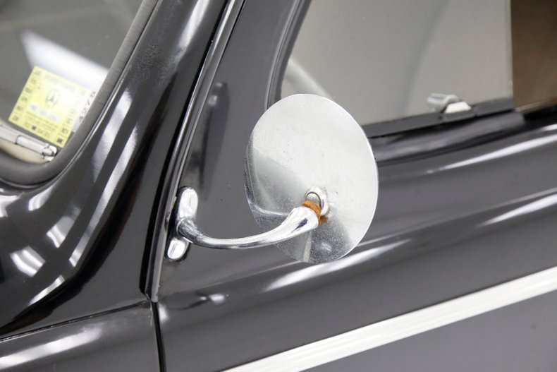 Ford-Tudor-1941-Black-Tan-22