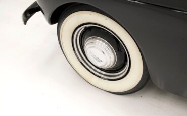 Ford-Tudor-1941-Black-Tan-23