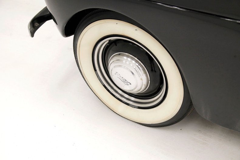 Ford-Tudor-1941-Black-Tan-23