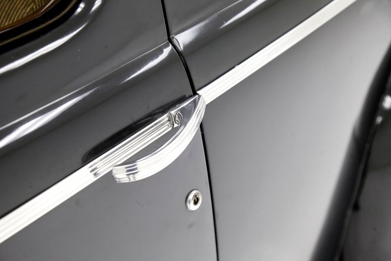 Ford-Tudor-1941-Black-Tan-24