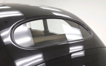 Ford-Tudor-1941-Black-Tan-26