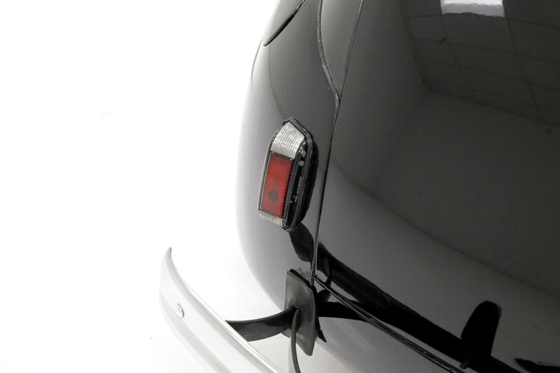 Ford-Tudor-1941-Black-Tan-27