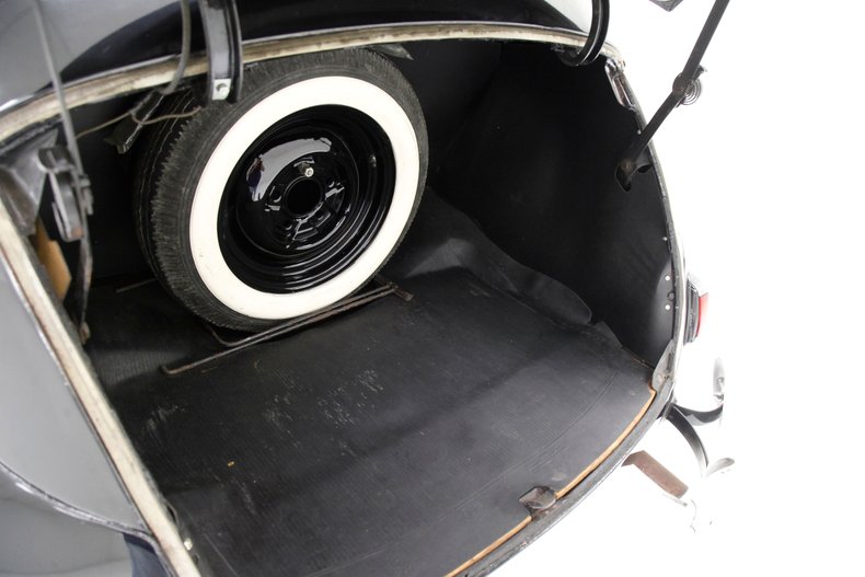 Ford-Tudor-1941-Black-Tan-30