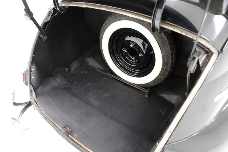 Ford-Tudor-1941-Black-Tan-31