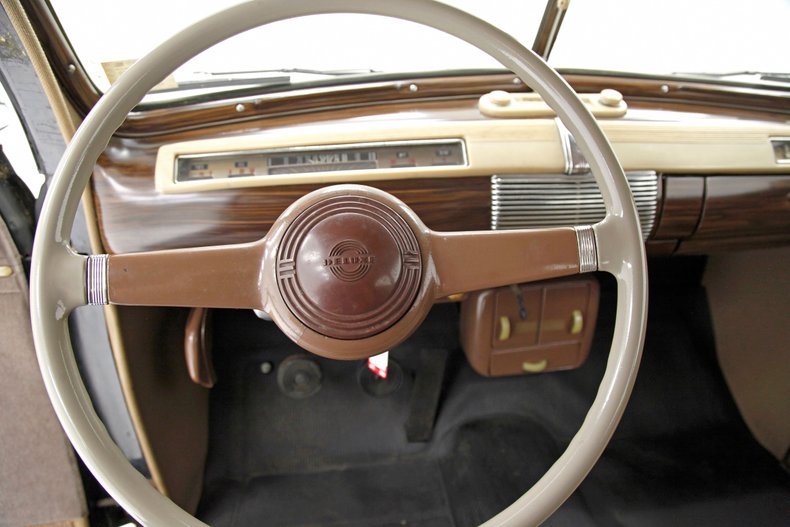 Ford-Tudor-1941-Black-Tan-33