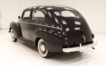 Ford-Tudor-1941-Black-Tan