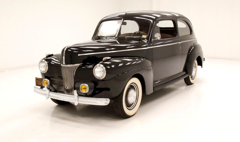 Ford-Tudor-1941-Black-Tan-39