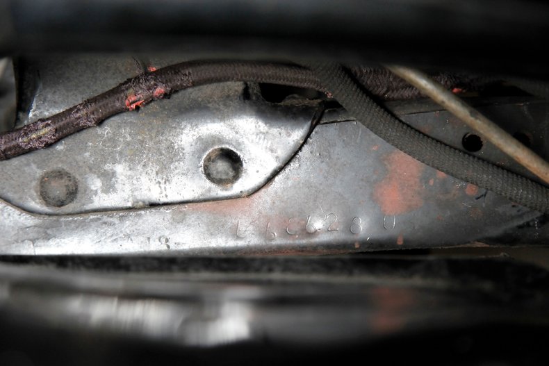 Ford-Tudor-1941-Black-Tan-4