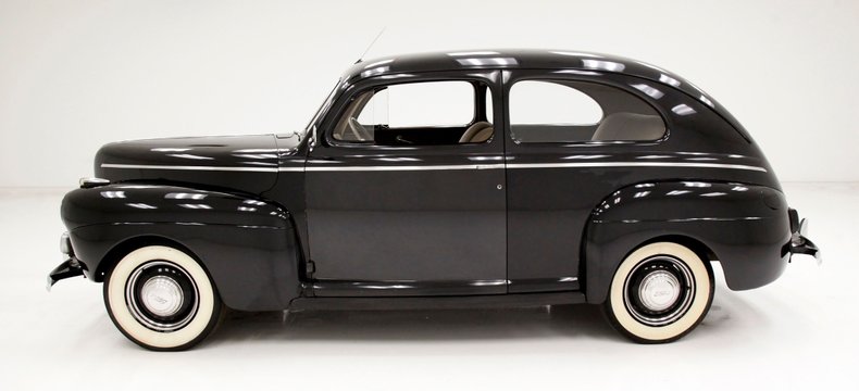 Ford-Tudor-1941-Black-Tan-40