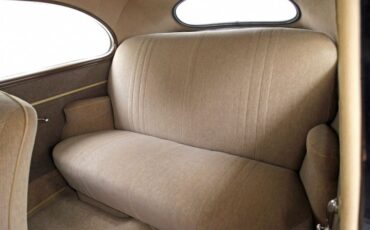 Ford-Tudor-1941-Black-Tan-41