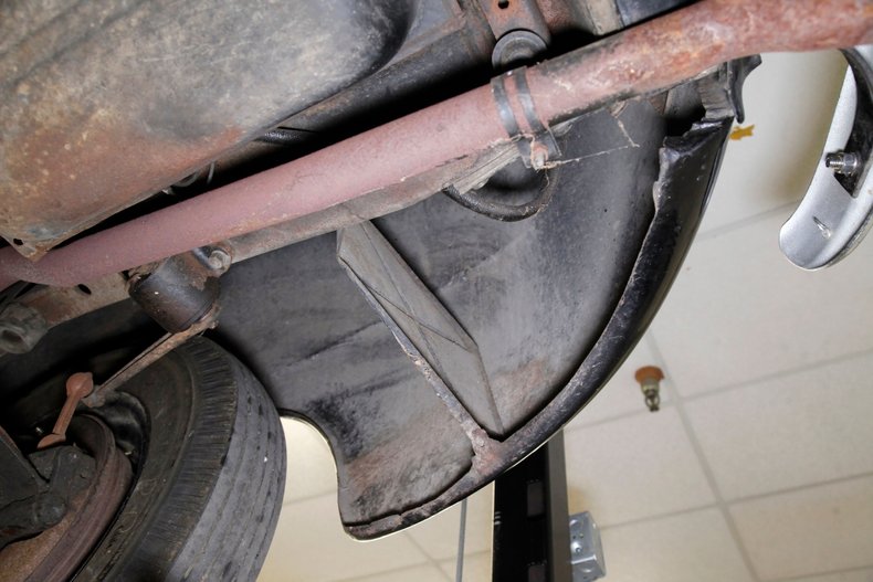 Ford-Tudor-1941-Black-Tan-43