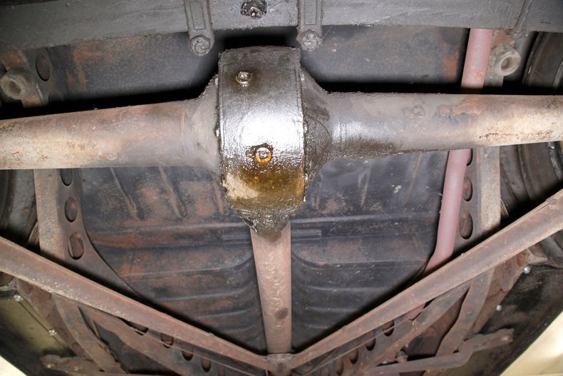 Ford-Tudor-1941-Black-Tan-44