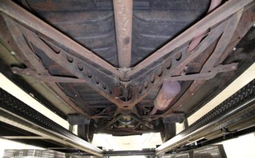 Ford-Tudor-1941-Black-Tan-46