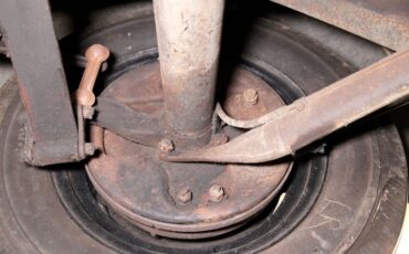 Ford-Tudor-1941-Black-Tan-47