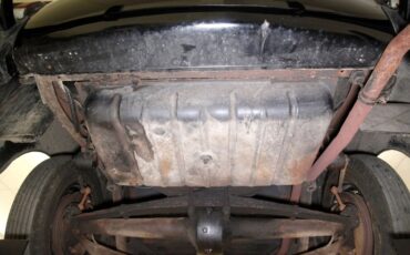 Ford-Tudor-1941-Black-Tan-5