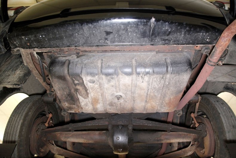 Ford-Tudor-1941-Black-Tan-5