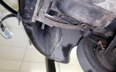 Ford-Tudor-1941-Black-Tan-6