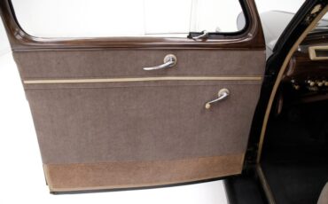 Ford-Tudor-1941-Black-Tan-7