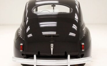 Ford-Tudor-1941-Black-Tan-8