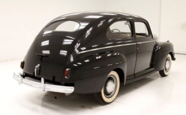 Ford-Tudor-1941-Black-Tan-9