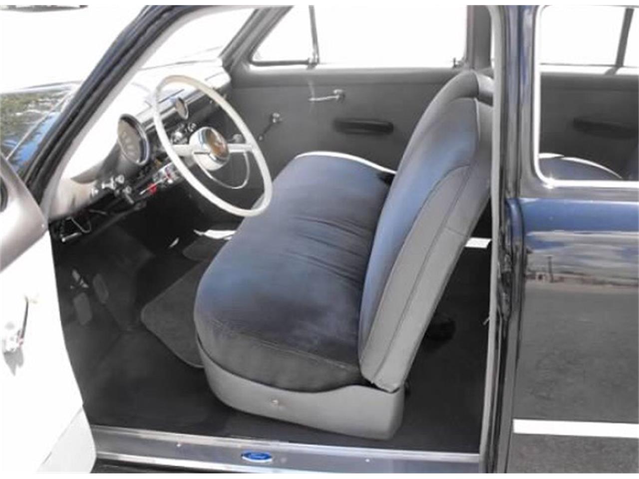 Ford-Tudor-1949-Black-Gray-10