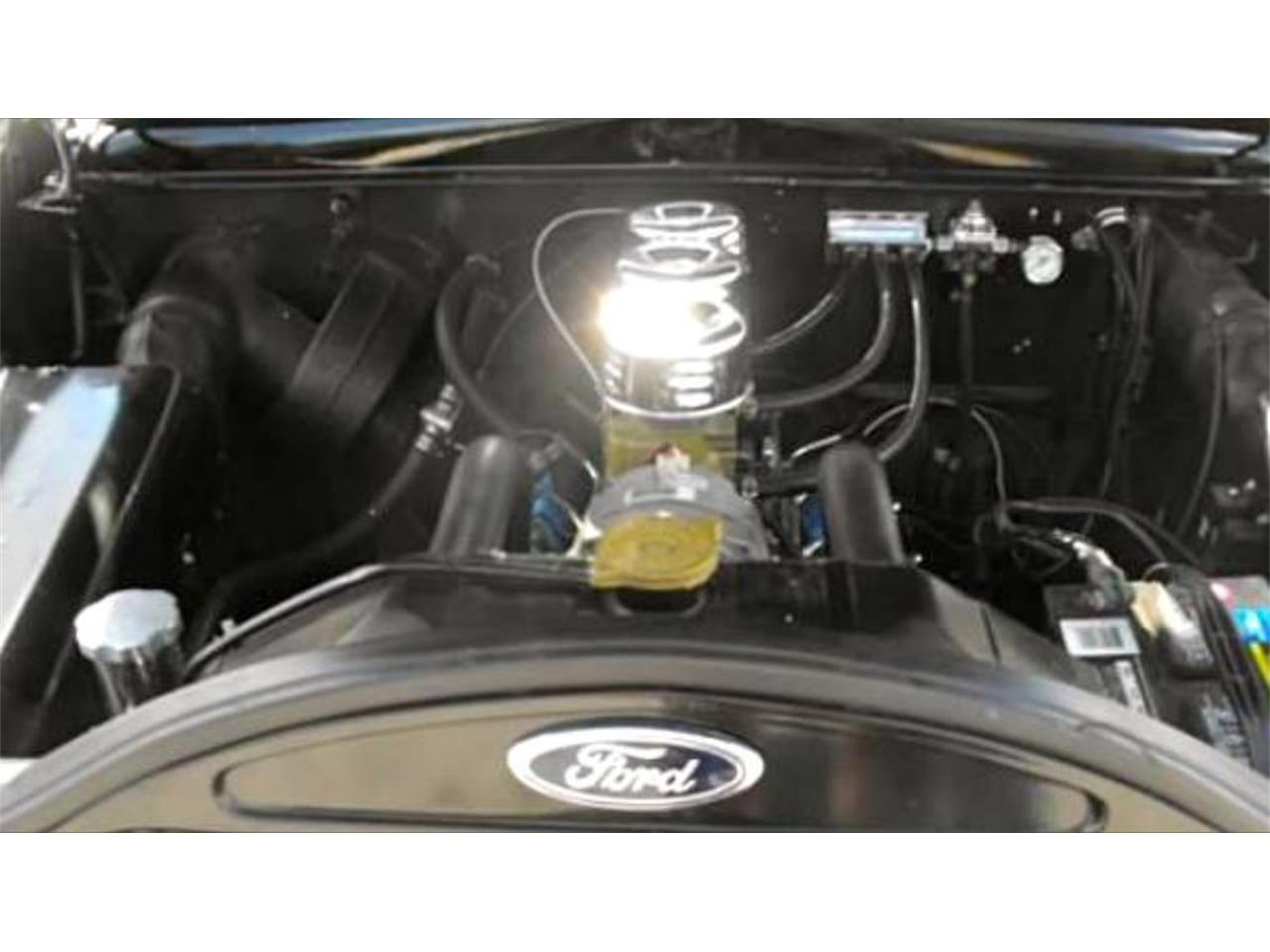 Ford-Tudor-1949-Black-Gray-3