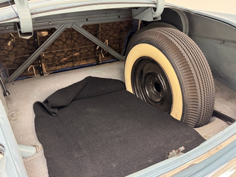 Ford-Victoria-1951-Light-Blue-Blue-2