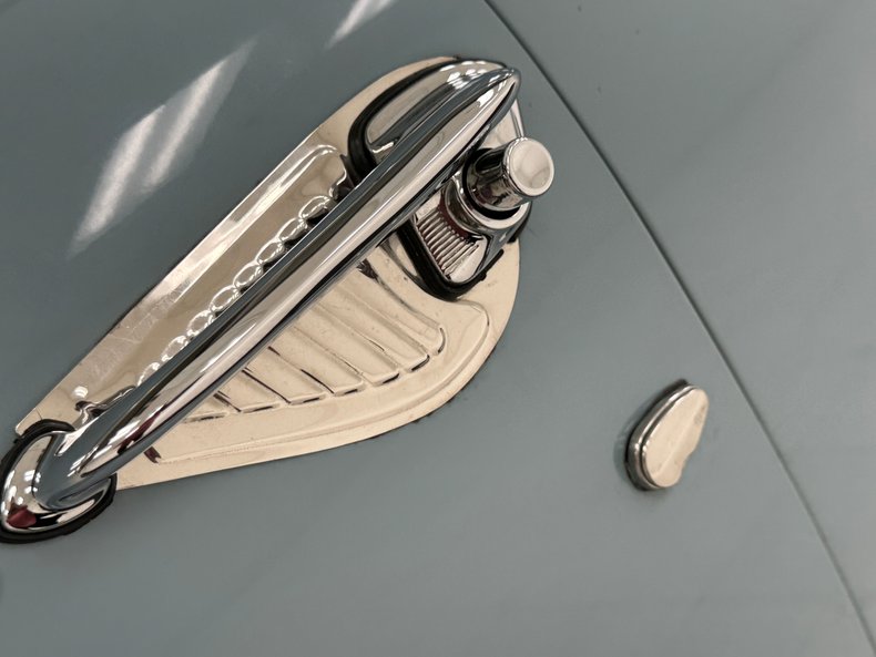 Ford-Victoria-1951-Light-Blue-Blue-25