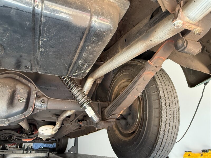 Ford-Woody-1951-Black-Black-30