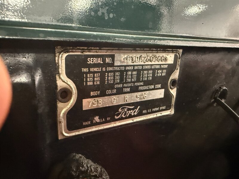 Ford-Woody-1951-Black-Black-33