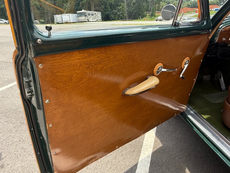 Ford-Woody-1951-Black-Black-8