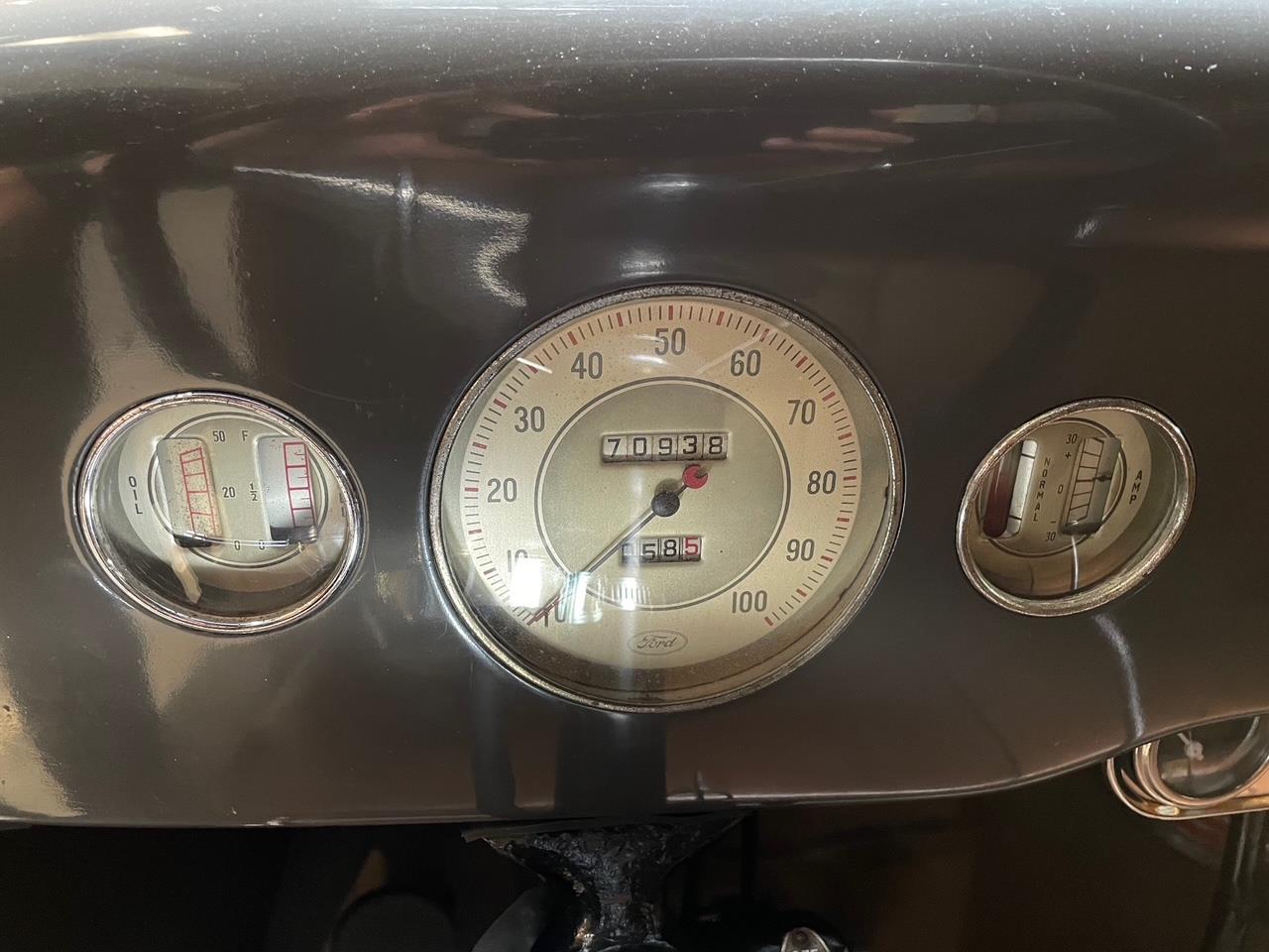 Ford-Woody-wagon-1936-Black-Saddle-10