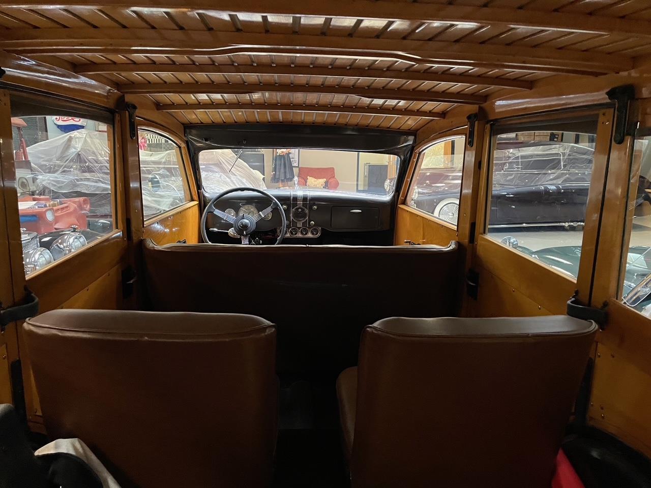 Ford-Woody-wagon-1936-Black-Saddle-12