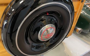 Ford-Woody-wagon-1936-Black-Saddle-15