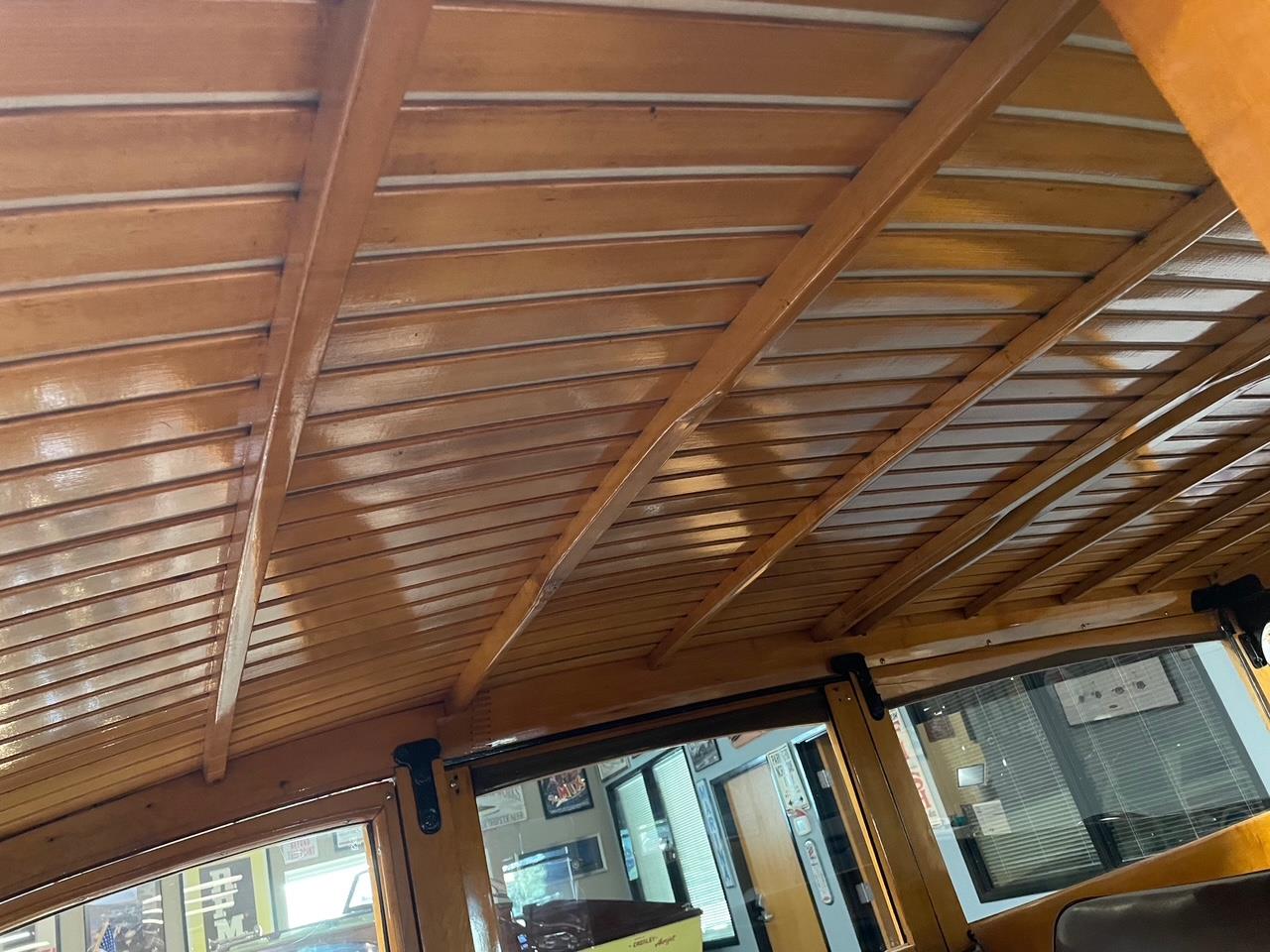 Ford-Woody-wagon-1936-Black-Saddle-16