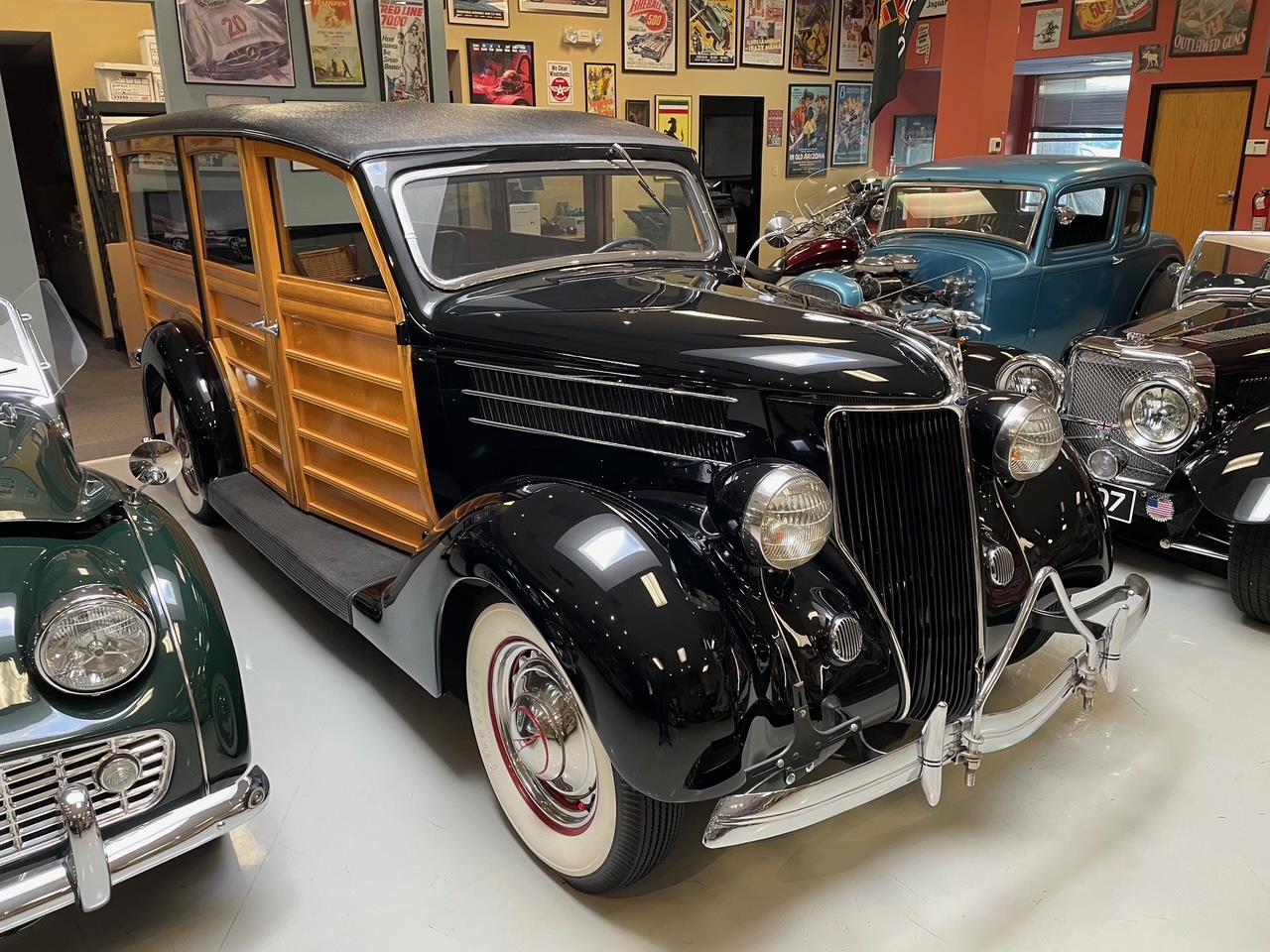 Ford-Woody-wagon-1936-Black-Saddle-2