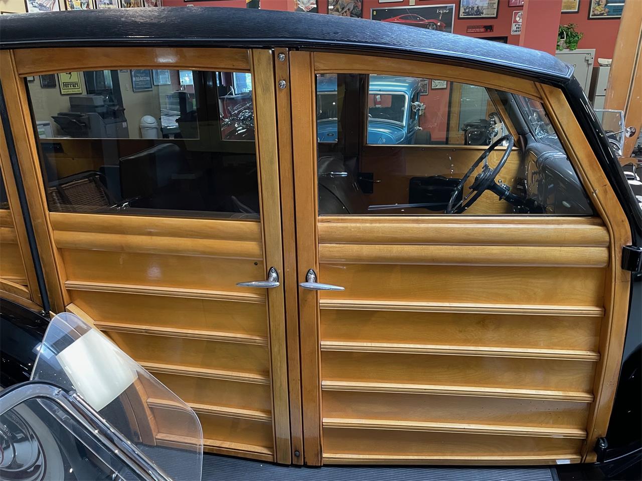 Ford-Woody-wagon-1936-Black-Saddle-3