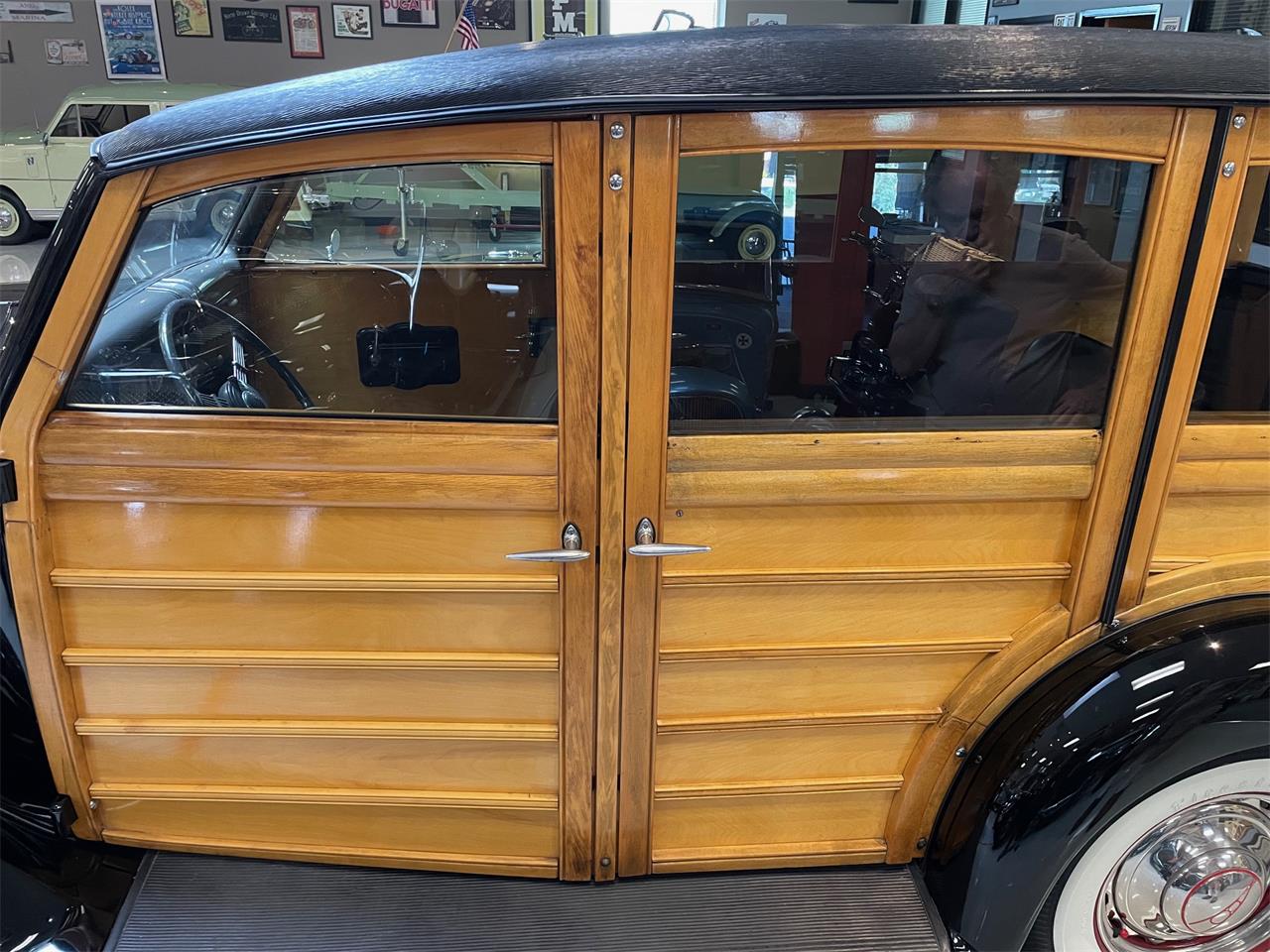 Ford-Woody-wagon-1936-Black-Saddle-6