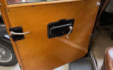 Ford-Woody-wagon-1936-Black-Saddle-7