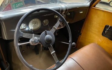 Ford-Woody-wagon-1936-Black-Saddle-9