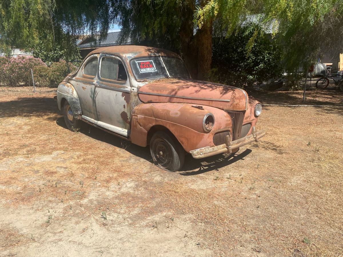 Ford-coupe-1942-custom-2