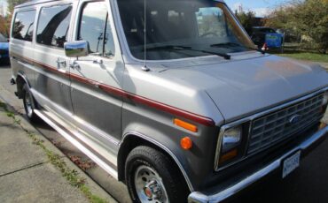 Ford-econoline-club-wagon-1991-blue-10