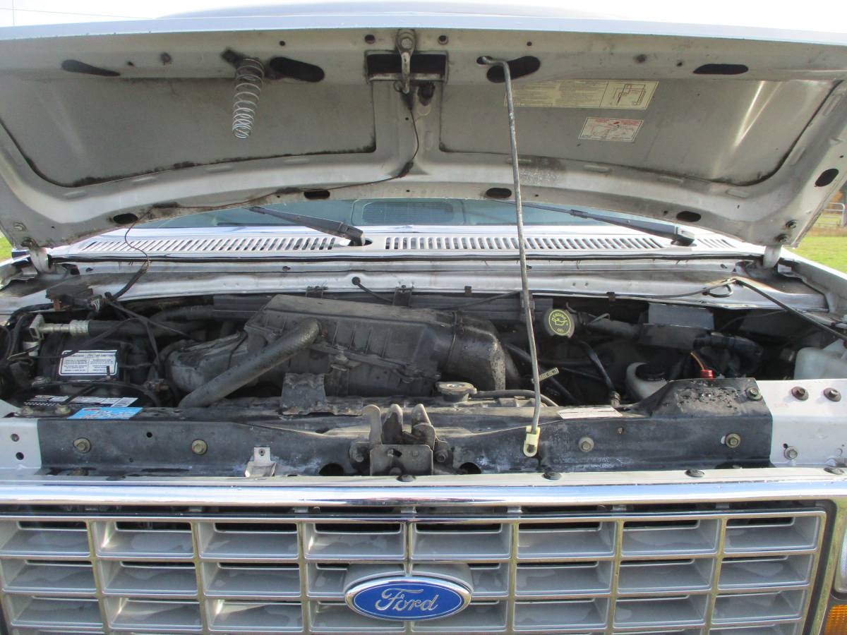 Ford-econoline-club-wagon-1991-blue-11