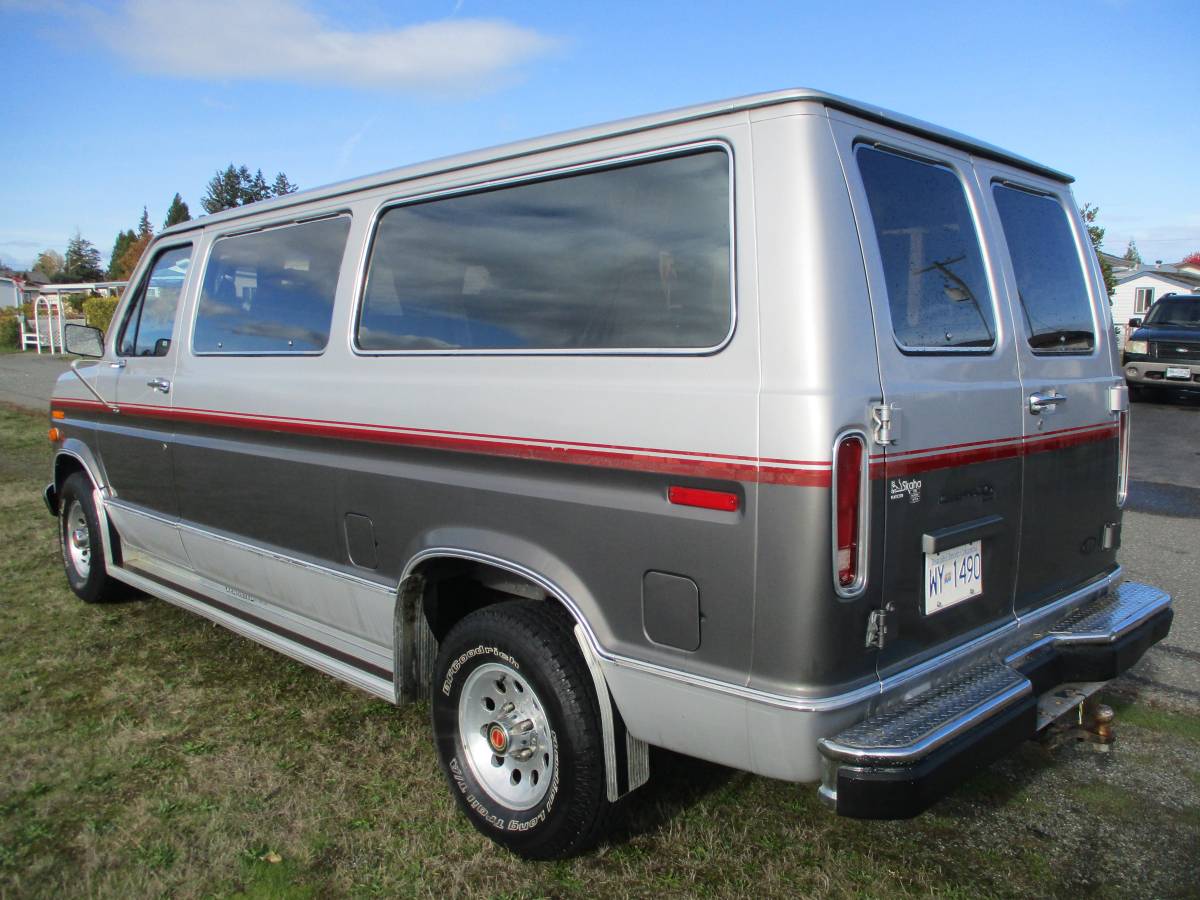 Ford-econoline-club-wagon-1991-blue-14