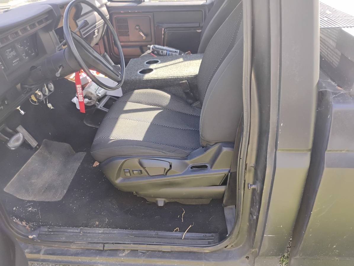 Ford-f-150-1985-black-1