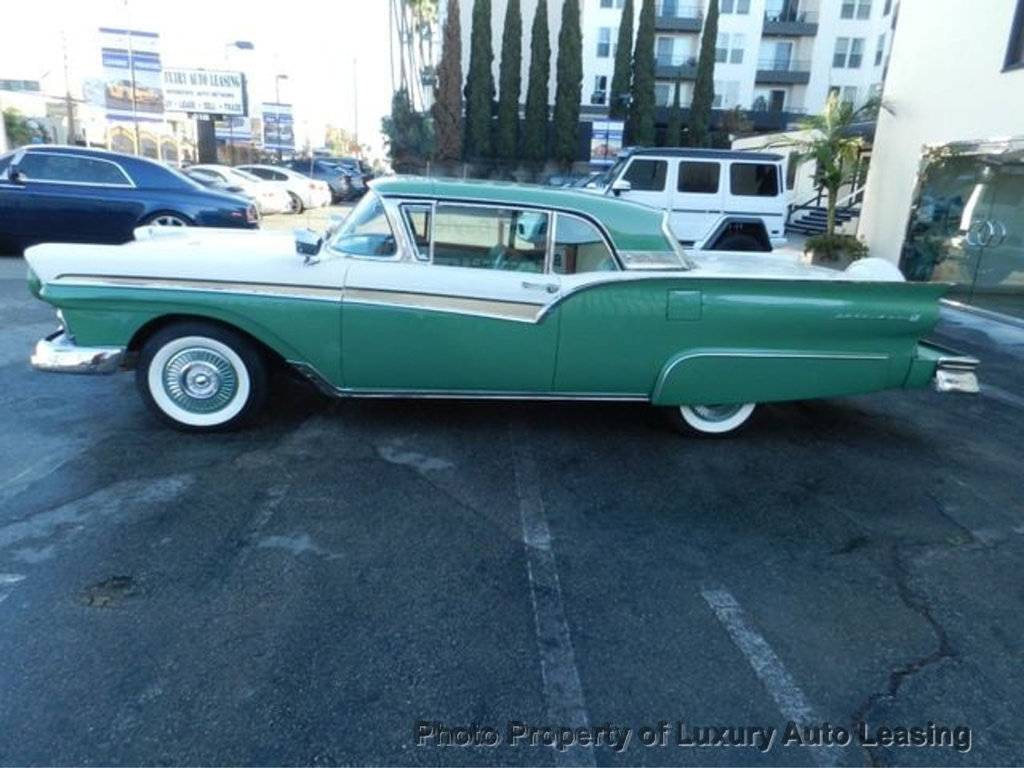 Ford-fairlane-sunliner-1957-green-11
