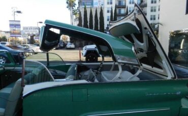 Ford-fairlane-sunliner-1957-green-14