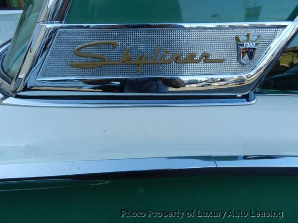 Ford-fairlane-sunliner-1957-green-16