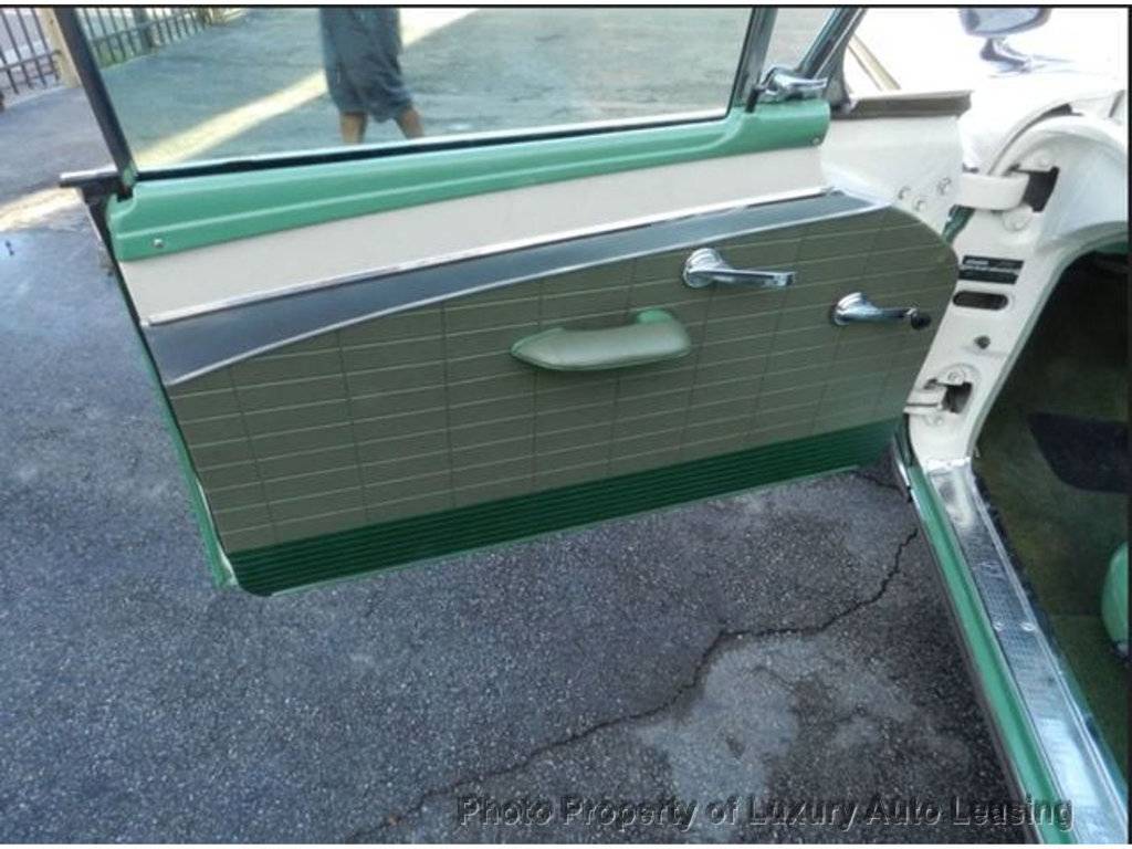 Ford-fairlane-sunliner-1957-green-20