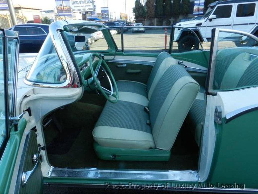 Ford-fairlane-sunliner-1957-green-21